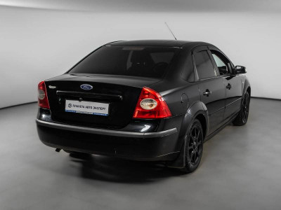 Ford Focus 1.6 MT (116 л. с.)