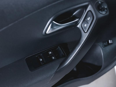 Volkswagen Polo 1.6 MT (105 л. с.)