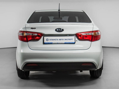 Kia Rio 1.4 MT (107 л. с.)