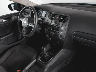 Volkswagen Jetta 1.6 MT (105 л. с.)
