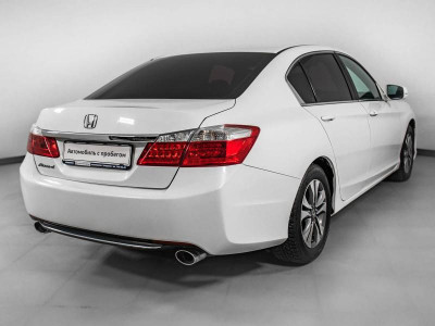 Honda Accord 2.4 AT (180 л. с.)
