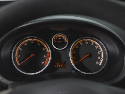 Opel Corsa 1.4 AT (90 л. с.)