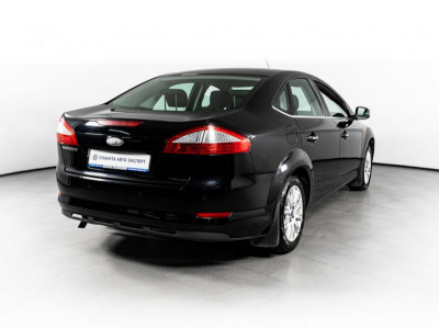 Ford Mondeo 1.6 MT (125 л. с.)