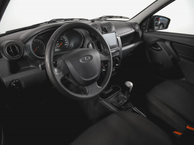 LADA Granta лифтбек 1.6 8кл MT (87 л. с.)