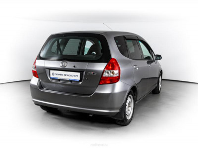 Honda Fit 1.3 CVT (86 л. с.)