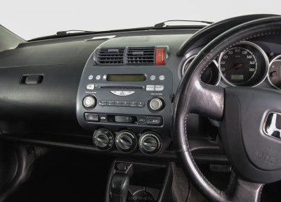 Honda Fit 1.3 CVT (86 л. с.)