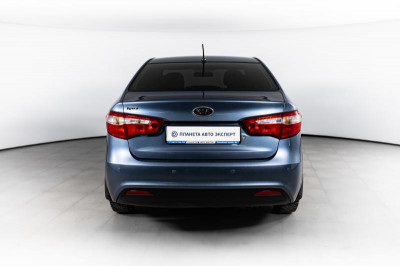 Kia Rio 1.4 MT (107 л. с.)