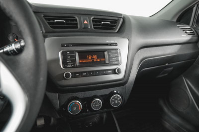 Kia Rio Хетчбэк 1.4 MT (107 л. с.)