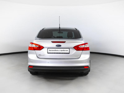 Ford Focus 1.6 MT (105 л. с.)