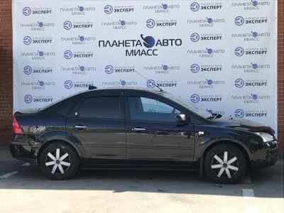 Ford Focus 1.8 MT (125 л. с.)