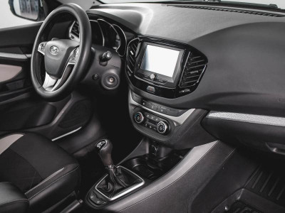 LADA Vesta 1.6 MT (106 л. с.)