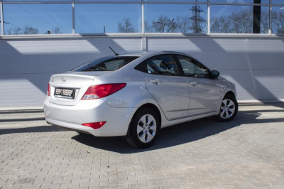 Hyundai Solaris 1.4 AT (107 л. с.)