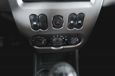 Renault Sandero 1.6 MT (84 л. с.)
