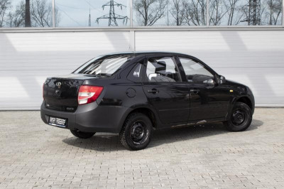 LADA Granta седан 1.6 MT 8кл (82 л. с.)
