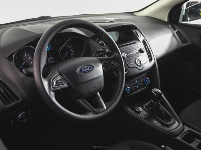 Ford Focus Хетчбэк 1.6 Ti-VCT MT (125 л. с.)