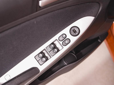 Hyundai Solaris 1.6 AT (123 л. с.)