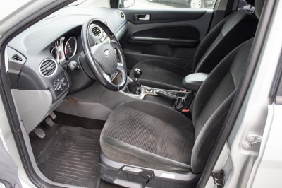 Ford Focus 1.8 MT (125 л. с.)