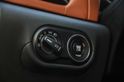 Maserati Levante 3.0 V6 AT (350 л.с.)