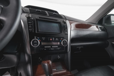 Toyota Camry 2.5 AT (181 л. с.)