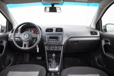 Volkswagen Polo 1.6 Tiptronic (105 л. с.)