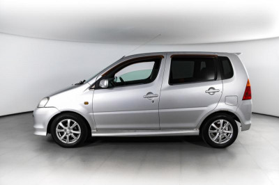 Daihatsu YRV 1.3 AT (90 л. с.)