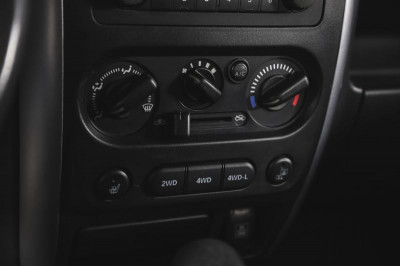 Suzuki Jimny 1.3 MT 4WD (85 л. с.)