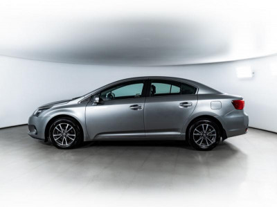 Toyota Avensis 1.8 CVT (147 л. с.)