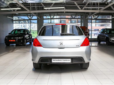 Peugeot 308 1.6 AT (120 л. с.)