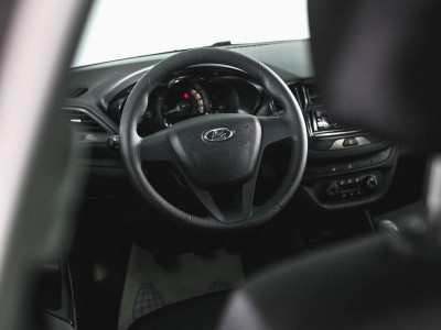 LADA Vesta 1.6 MT (106 л. с.)