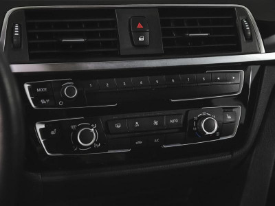 BMW 3 серия 320i AT (184 л. с.)