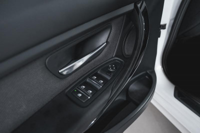 BMW 3 серия 320i AT (184 л. с.)