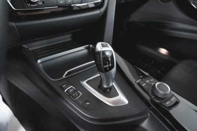 BMW 3 серия 320i AT (184 л. с.)