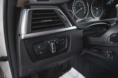BMW 3 серия 320i AT (184 л. с.)