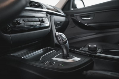 BMW 3 серия 320i AT (184 л. с.)