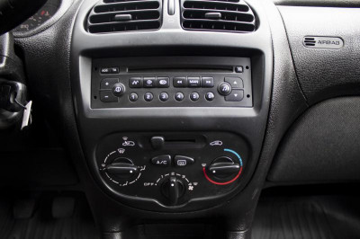 Peugeot 206 1.4 MT (75 л. с.)