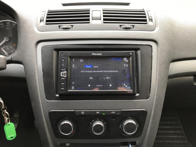 ŠKODA Octavia 1.6 MPI MT (102 л. с.)