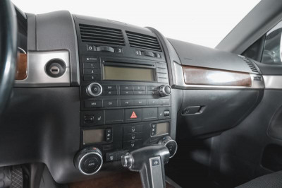 Volkswagen Touareg 3.0d AT (224 л.с.) 4WD