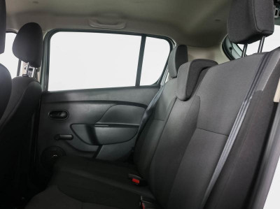 Renault Sandero 1.6 MT (82 л. с.)