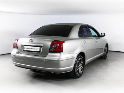 Toyota Avensis 1.8 MT (129 л. с.)