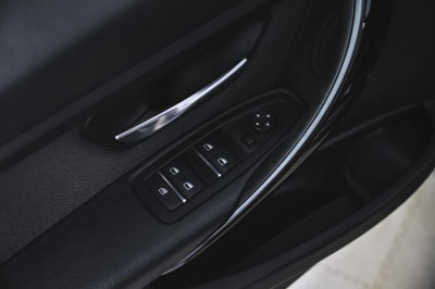BMW 3 серия 320i AT (184 л. с.)