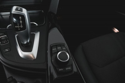 BMW 3 серия 320i AT (184 л. с.)