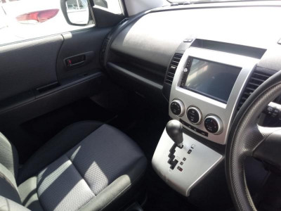 Mazda Premacy 2.0 AT 4WD (139 л. с.)