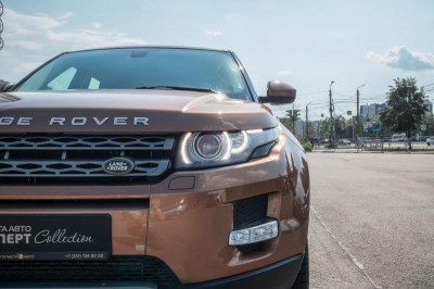 Land Rover Range Rover Evoque 2.2 TD4 9AT (150 л. с.)