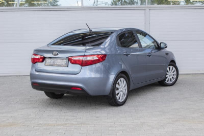 Kia Rio 1.6 6MT (123 л. с.)