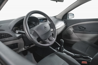 Renault Megane 1.6 MT (110 л. с.)