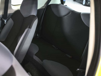 Peugeot 107 1.0 MT (68 л. с.)