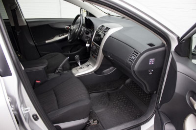 Toyota Corolla 1.6 AT (124 л. с.)