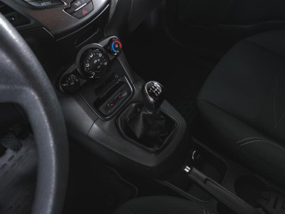 Ford Fiesta Седан 1.6 MT (105 л. с.)