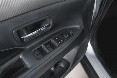Mitsubishi Outlander 2.0 CVT 4WD (146 л. с.)