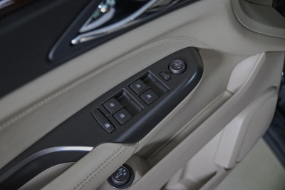 Cadillac SRX 3.0 AT AWD (271 л. с.)